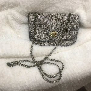 Anthropologie cross body chain handle bro & white